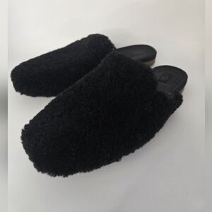 UGG Black Fuzzy Slide Slippers Size 8.5 Plush Cozy Mule Sandals